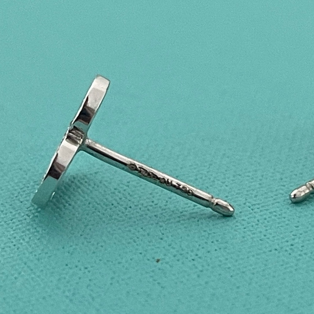 ❌SOLD❌Tiffany white gold diamond metro heart earrings - Picture 7 of 10